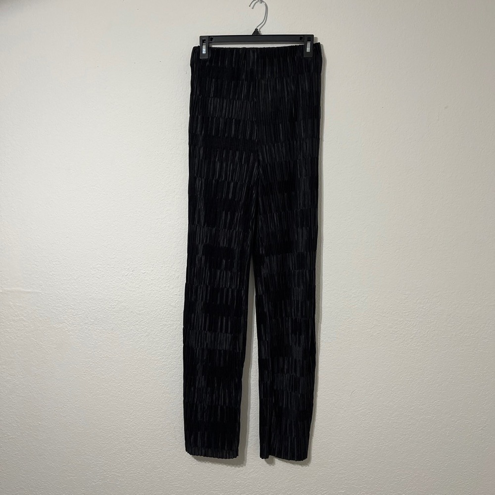 Anthropologie ASTR The Label Black Plisse Pants Minimalist Chic quiet luxury S - Picture 2 of 8